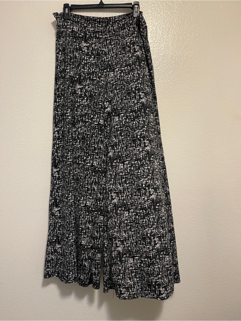 French Laundry Women's 1X Black/Cream Abstract Print Wide Leg Pull-On Pants